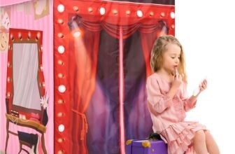 Play Tent with Light, Kids Play Tent Foldable House Kids Tent Indoor Princess Tent, Fashion Show Tent with Light